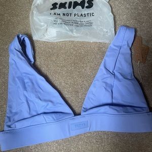 NWT SKIMS periwinkle bikini top